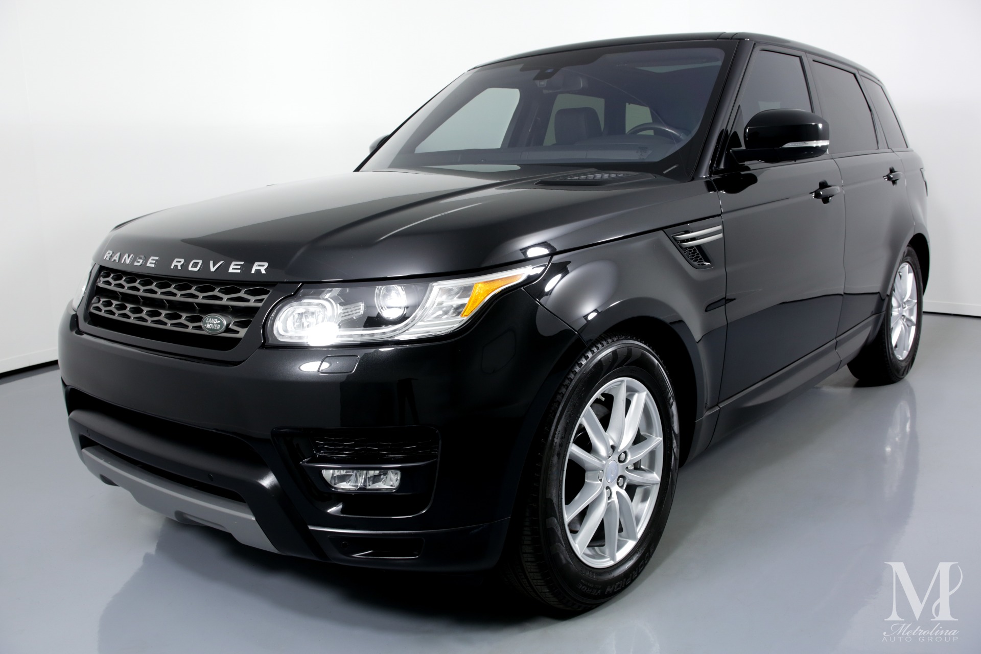 Used 2016 Land Rover Range Rover Sport SE AWD 4dr SUV for sale Sold at Metrolina Auto Group in Charlotte NC 28217 - 4