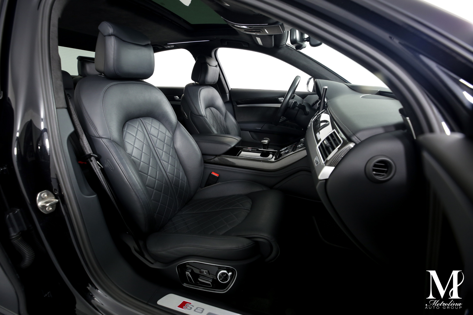 Audi s8 салон