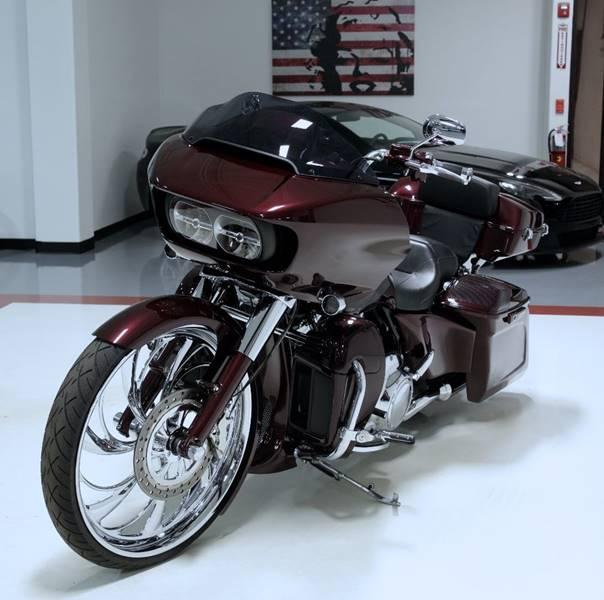 Used 2018 Harley Davidson ROAD GLIDE for sale Sold at Metrolina Auto Group in Charlotte NC 28217 - 3